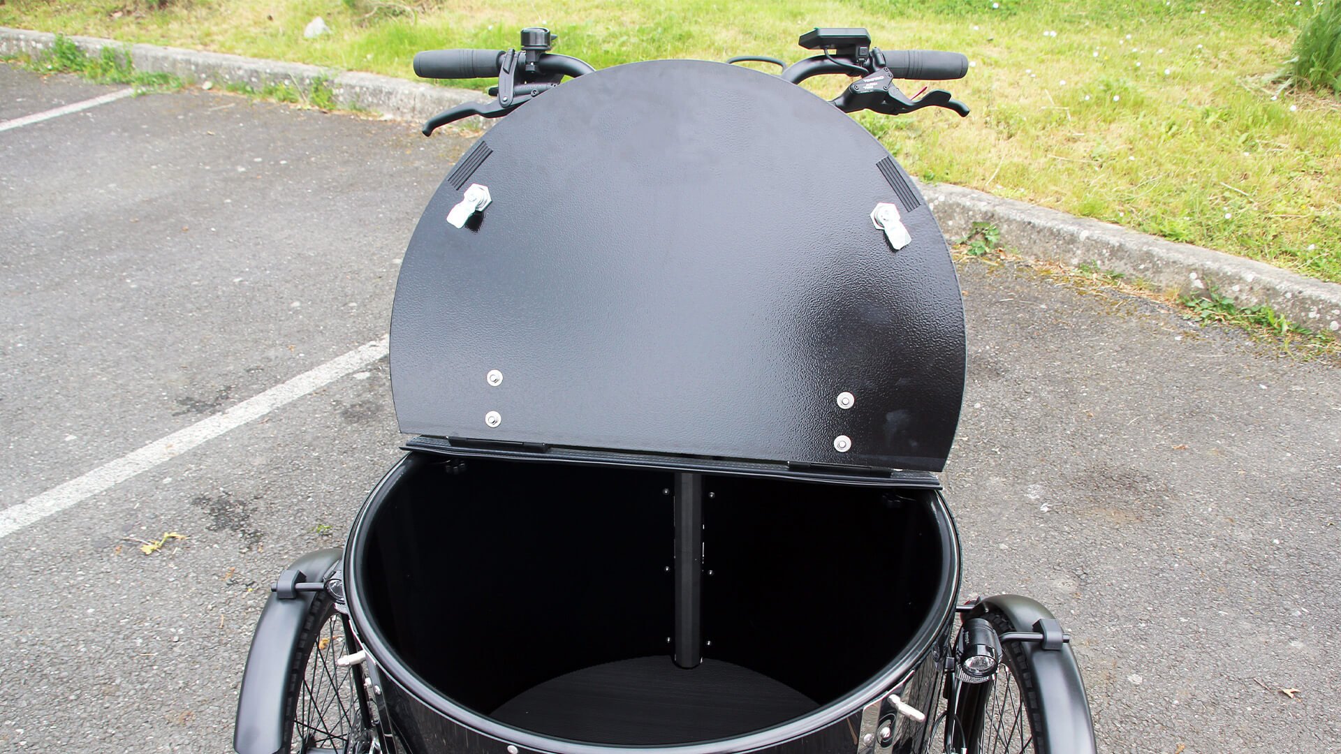 Couvercle verrouillable amovible compatible Low