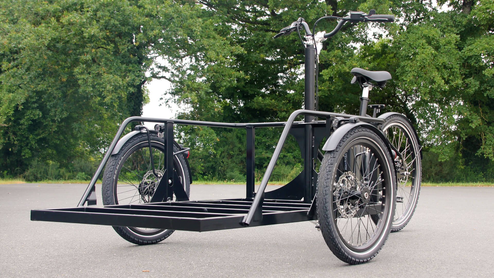 Le triporteur NIHOLA MAXX assistance pédalier avec son nouveau cadre G2