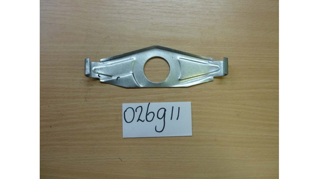 Patte fixation carrossage au boitier de pédalier