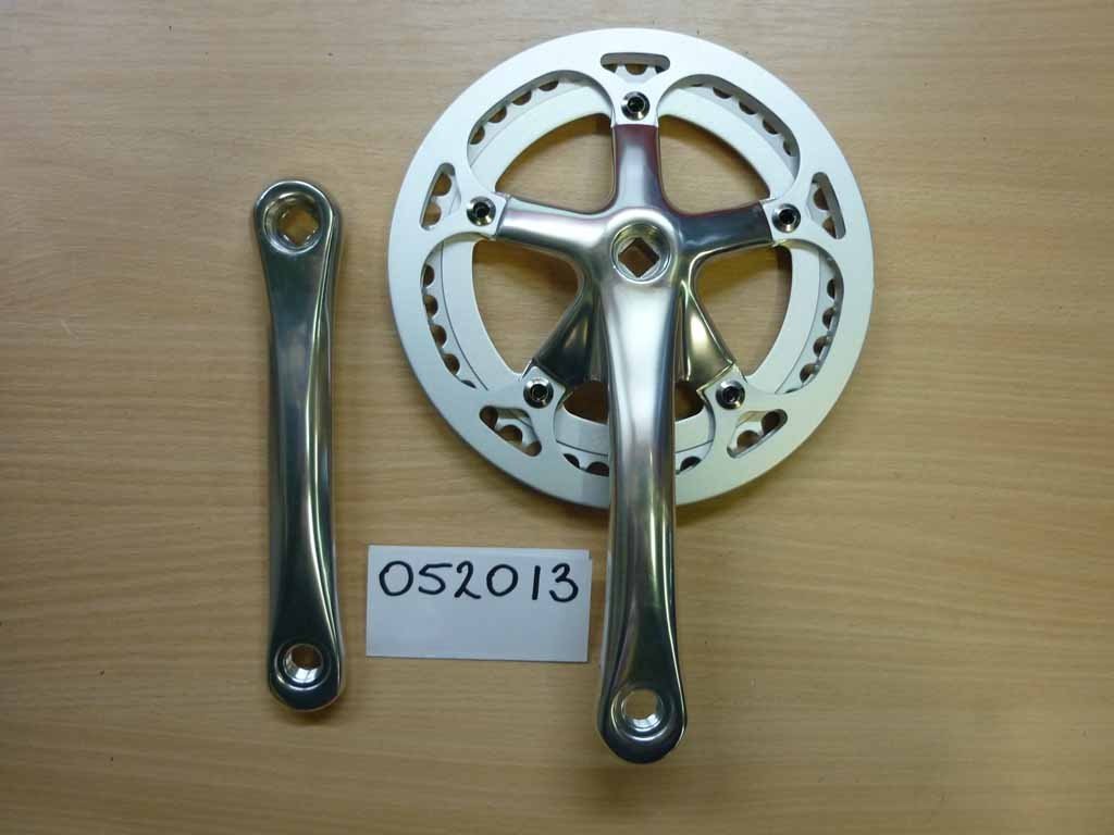 Plateau 42 dents et manivelles avec disque protection,pour axe carré,poli