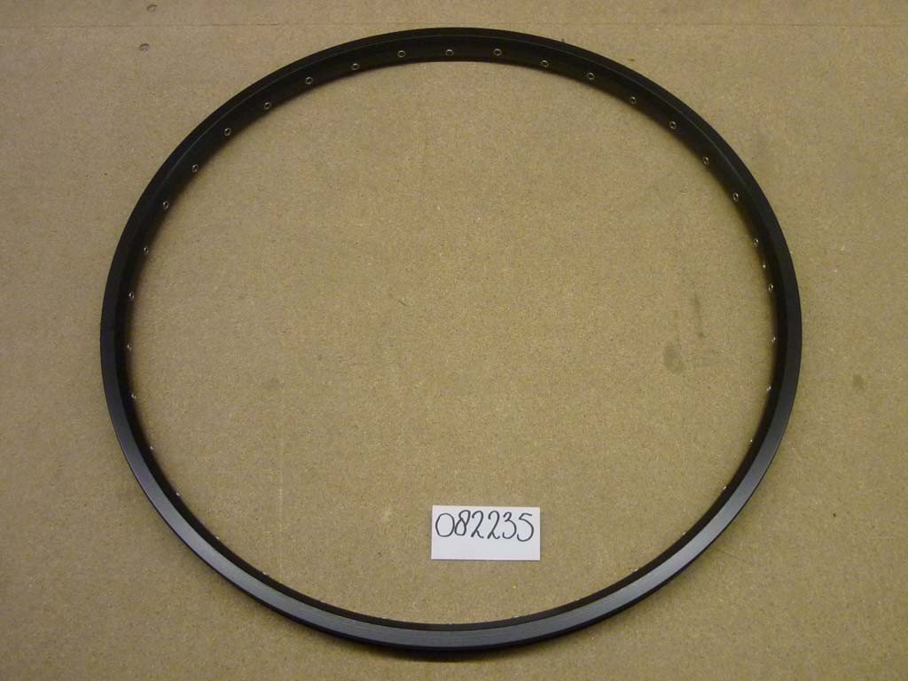 Jante 622-22 BIG-BULL noir Rayon G13