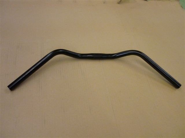 Cintre noir en avant en forme de V 635mm